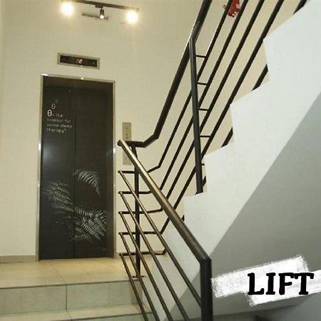 Z Hotel Ara Damansara, Lrt, Mall, Airport Petaling Jaya Eksteriør billede